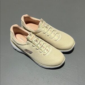 Sketchers Memory Foam Insole Sneaker Shoes (Women’s Size 11)